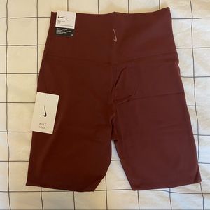 Nike Yoga Luxe short